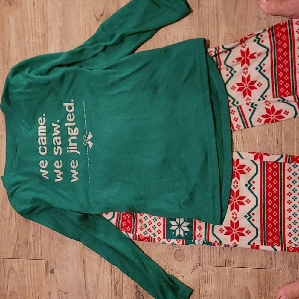 Jammies for your families sz 6 Christmas pajamas